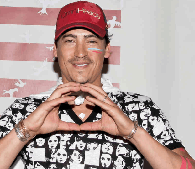 Andrew Keegan