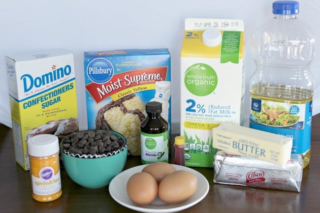ingredients to make cupcakes