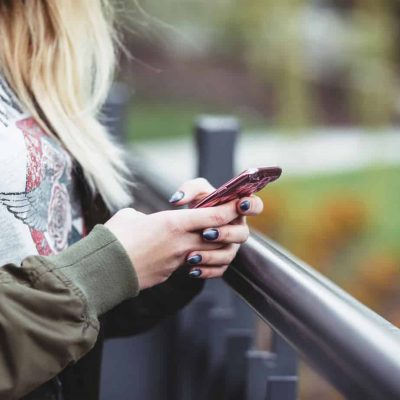 6 Smarter Ways to Use Your Smartphone on Vacation