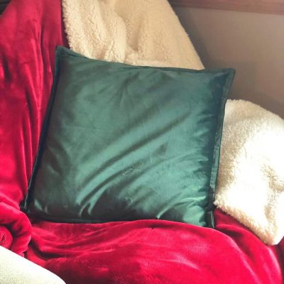 A Truly Warm Gift – Sherpa Blanket & Faux Velvet Pillow Covers