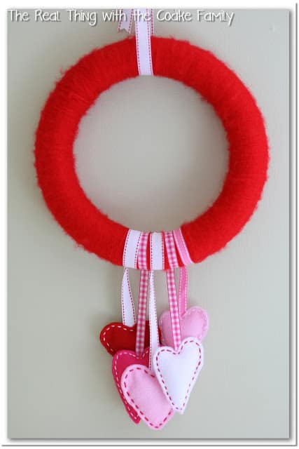 14 Valentine's Day Wreaths You Can Make in Minutes - Venture1105