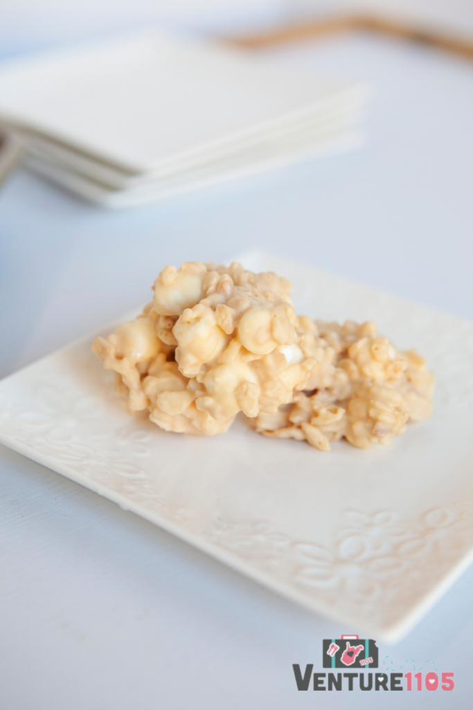 Avalanche cookies on a plate 