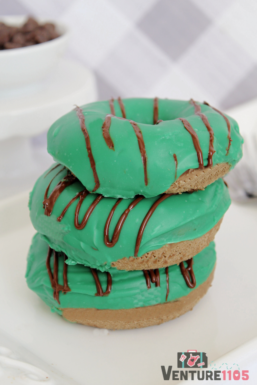 EASY Baked Thin Mint Donuts | Girl-Scout-Cookies Dessert