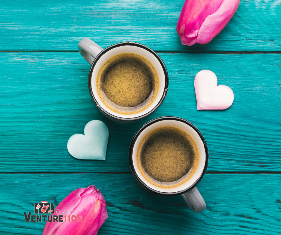 2 coffee cups with coffee in them