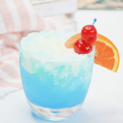 Sparkling Blue Hawaiian Cocktail – With A Twist!
