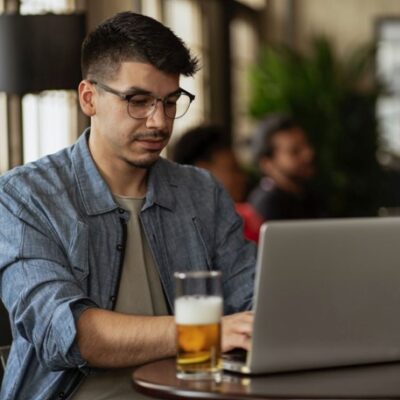 4 Tips for Working Remotely While Traveling
