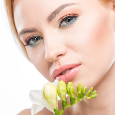 Embracing the Essence of Travel – A Fragrant Journey with Freesia Perfume